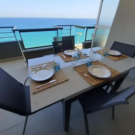 Daire Vistas Mar Primera Linea Playa